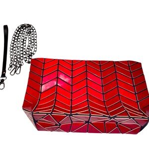 ❤️GEOMETRIC SHINY RED CROSSBODY CLUTCH. CHAIN AND STRAP INCLUDED